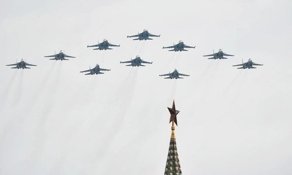 Ημέρα της Νίκης: Συμμετοχή Su-34 στις αεροπορικές επιδείξεις στη Ρωσία